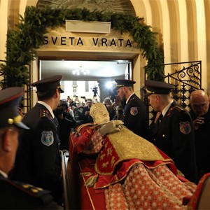 Nadbiskup Kutleša predvodio misno slavlje povodom dolaska relikvija bl. Alojzija Stepinca u Krašić